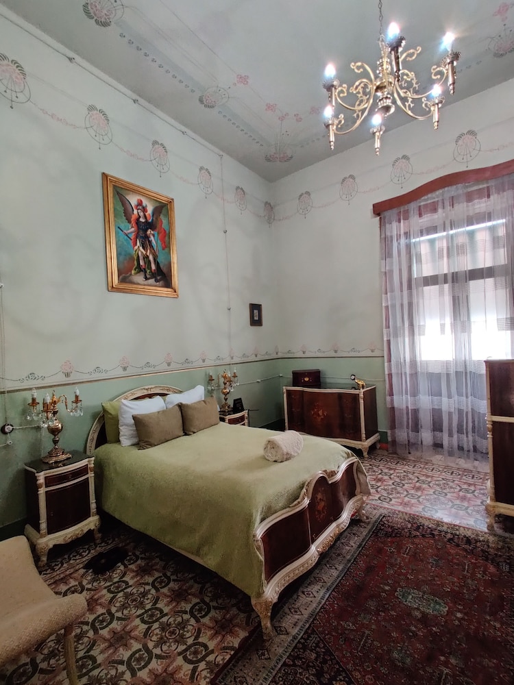 Deluxe Room, 1 Bedroom, Ensuite, Tower photo 1