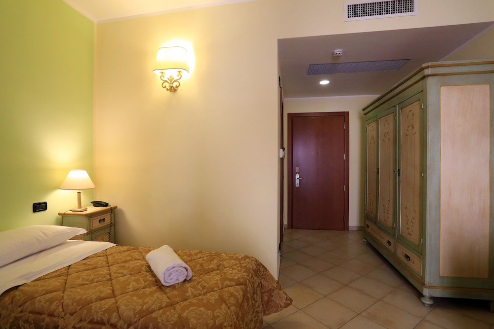 Classic Triple Room