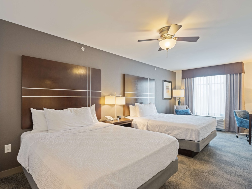 Suite, 2 Queen Beds, Accessible, Bathtub photo 2