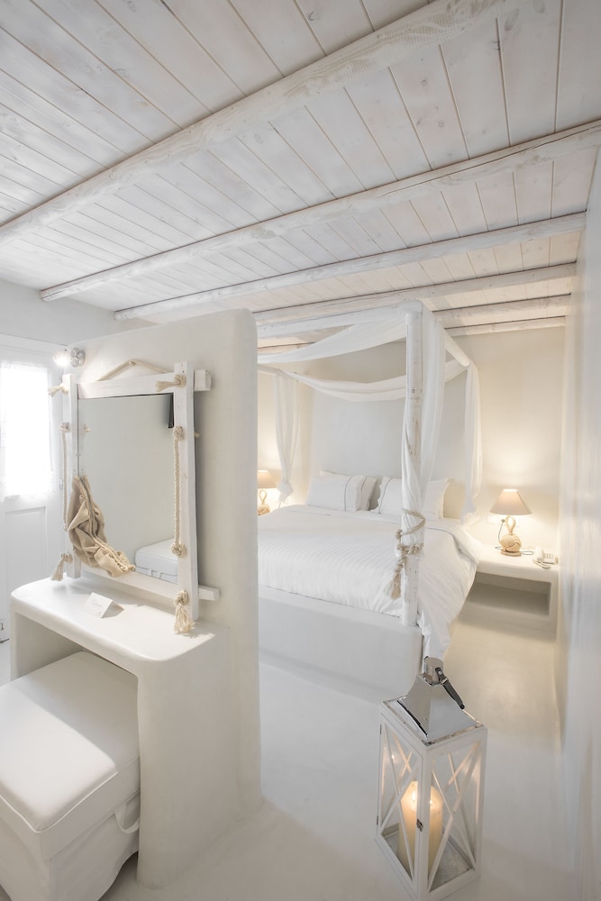 Premium Suite - Photo 11