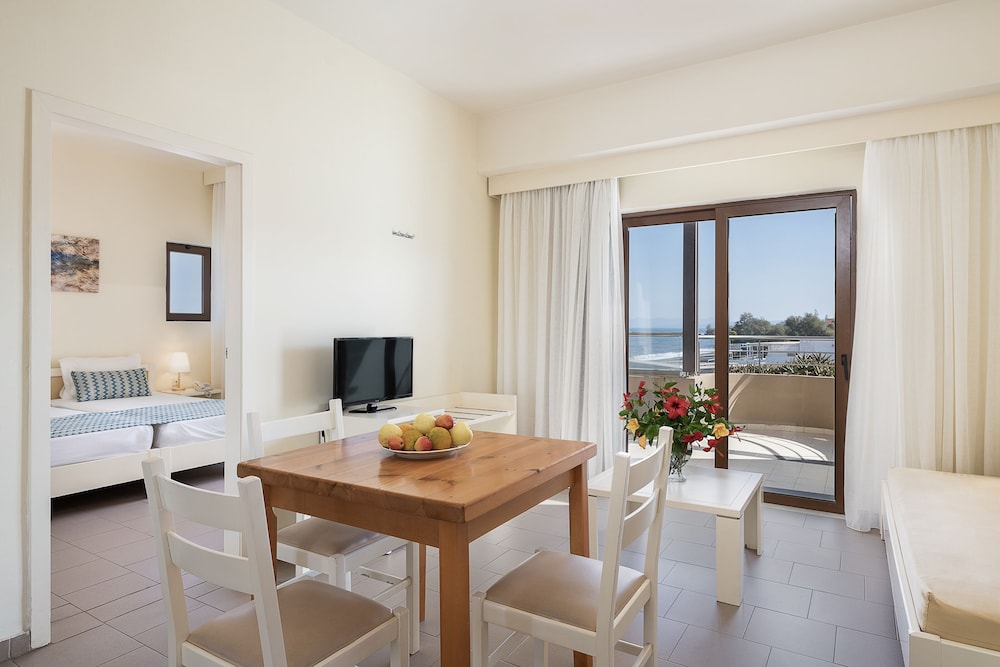 Apartment, 1 Bedroom, Sea View photo 3