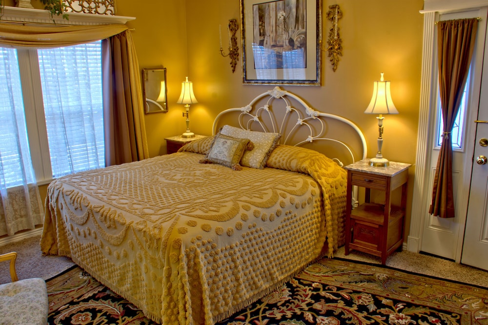 Master King, Queen Suite photo 1