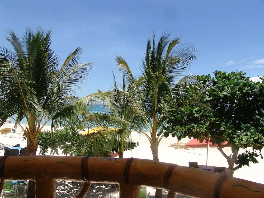 Beach Front Room photo 2