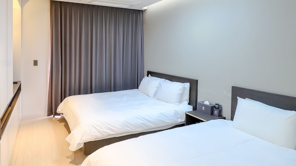 Deluxe Twin Room, Non Smoking, City View