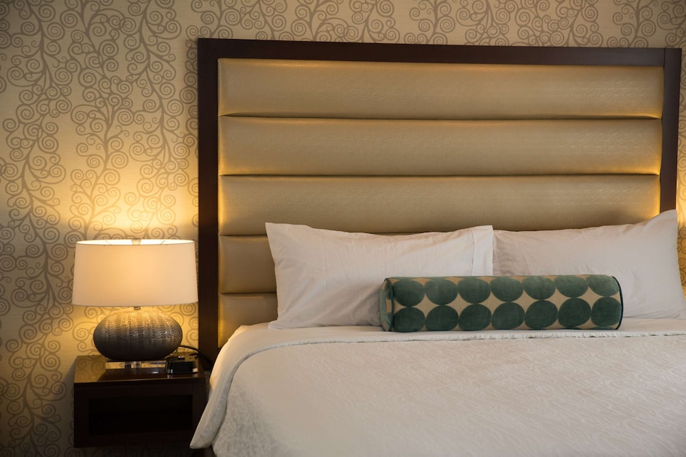 Junior Suite, 1 King Bed, Non Smoking