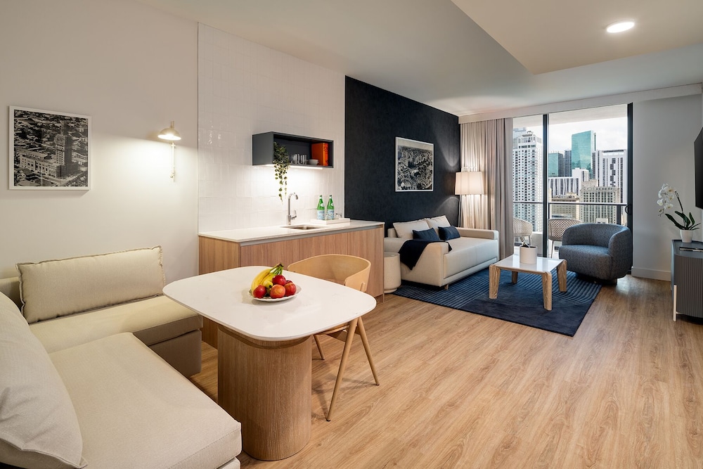 Partial Waterview One Bedroom Suite With Balcony