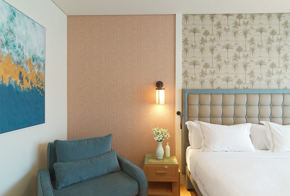 Deluxe Room Inland View - Photo 4