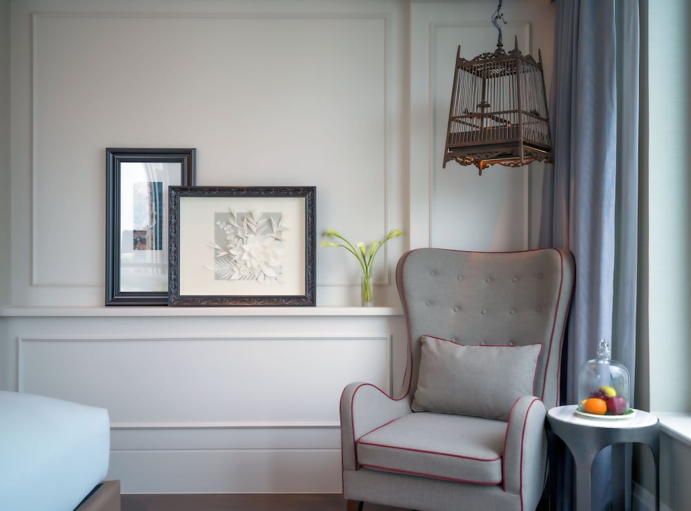 OPERA SUITE, 1 King Size Bed, Spacious Living Room, Club Millésime Access thumbnail 5