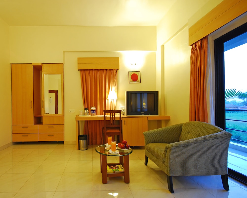Semi Deluxe Room - Photo 16