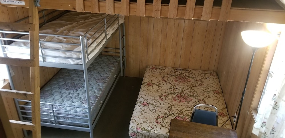 Cabin B photo 1