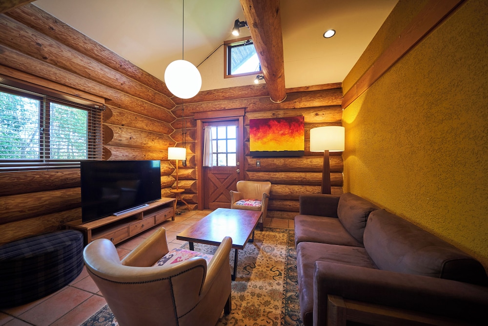 Private Villa (Pets Not Allowed, F4B)