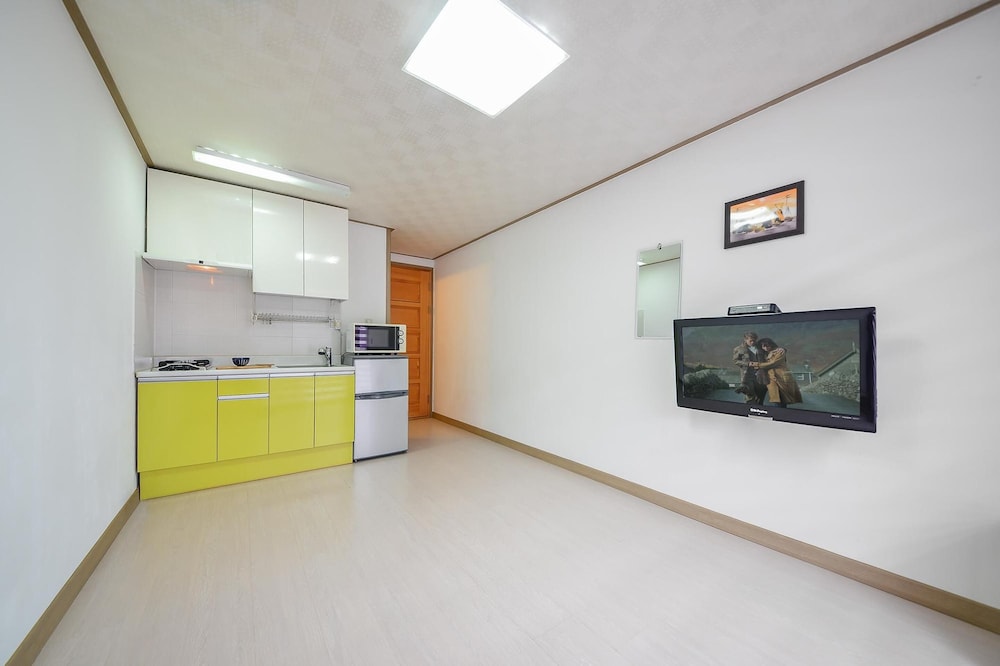 Basic Room, 1 Bedroom (B-Megraz) photo 2