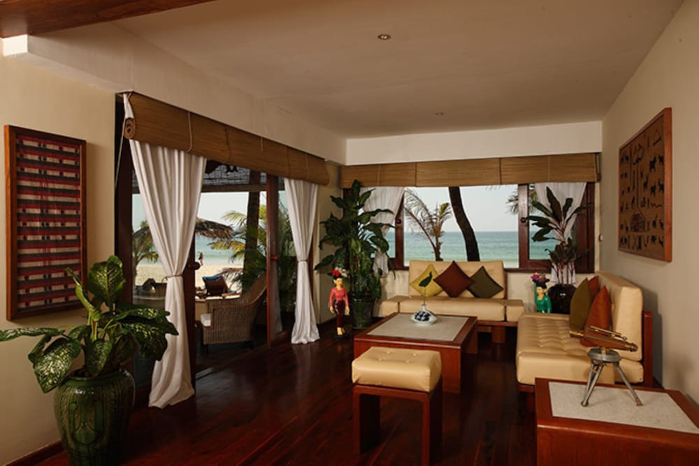 Family Suite, Beachfront photo 3