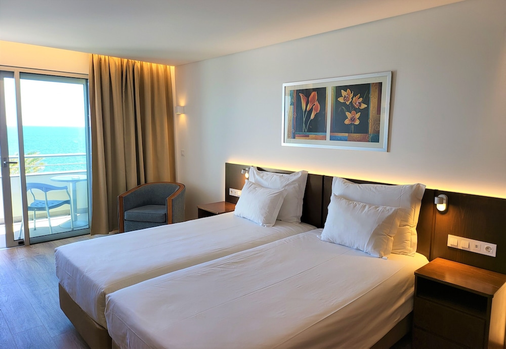 Superior Twin Room, Sea View (Rocamar) photo 1
