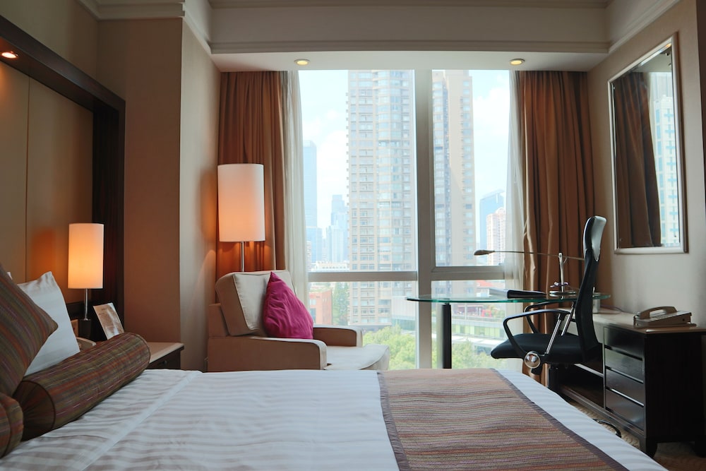 Deluxe Room, 1 King Bed, Non Smoking photo 1