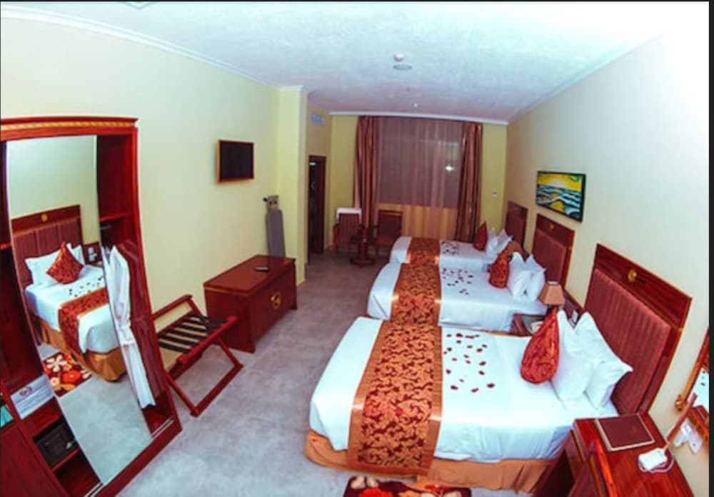 Superior Room, 3 Twin Beds, Non Smoking - Photo 2