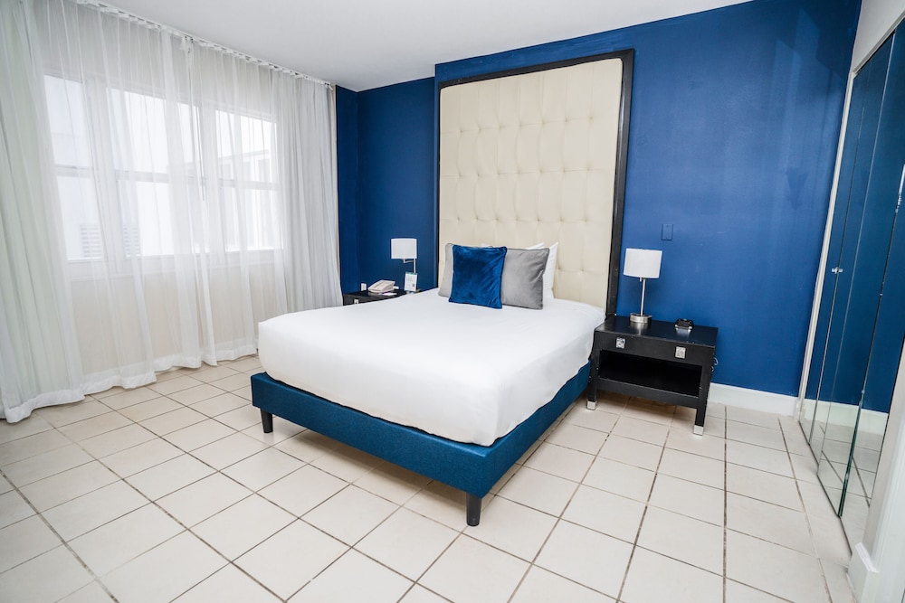 Suite, Multiple Beds, Accessible photo 2