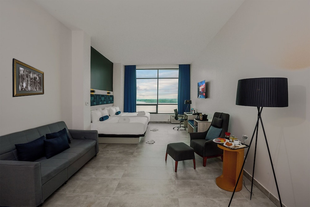 Family Room, 1 King Bed with Sofa bed photo 2