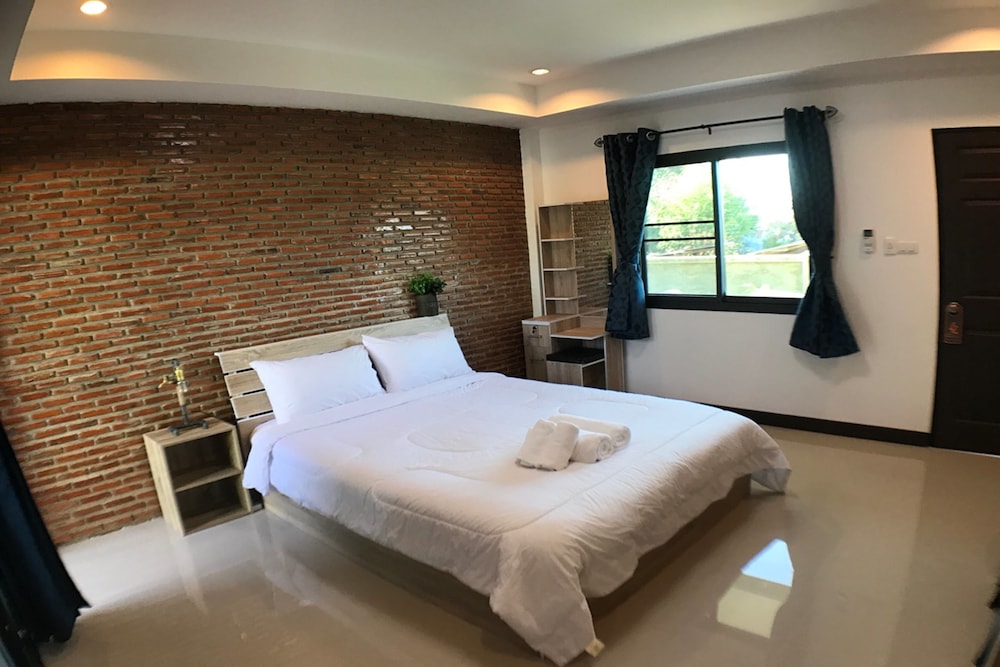 Deluxe Double or Twin Room photo 2