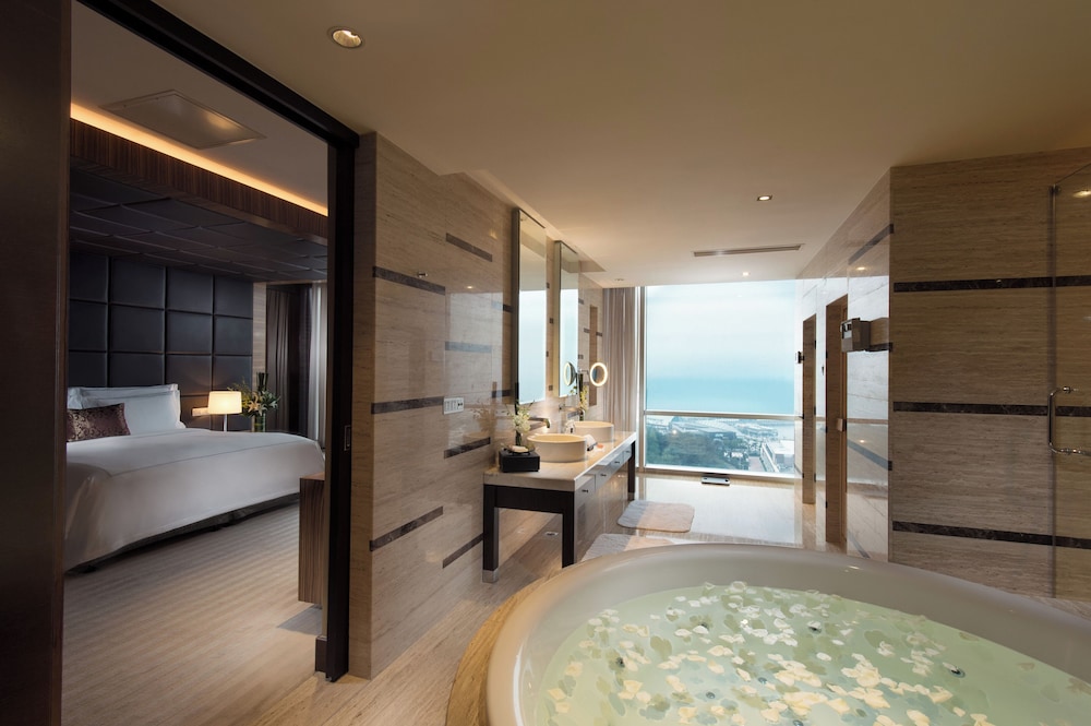 Presidential Suite, Multiple Beds