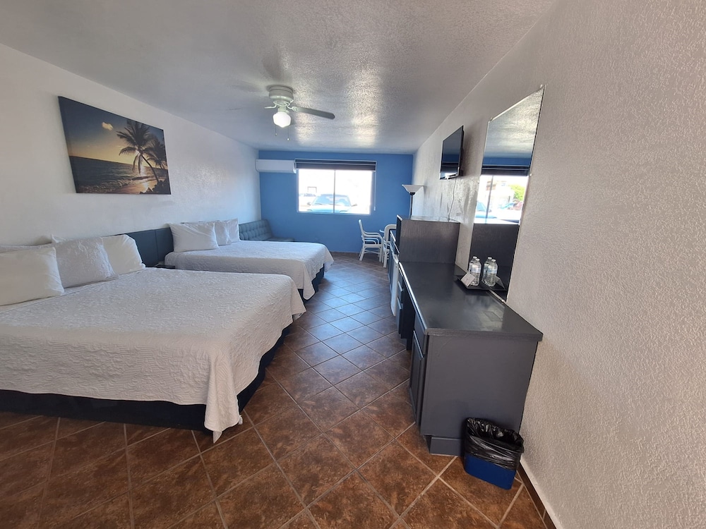 Deluxe Studio Suite, 2 Queen Beds photo 1