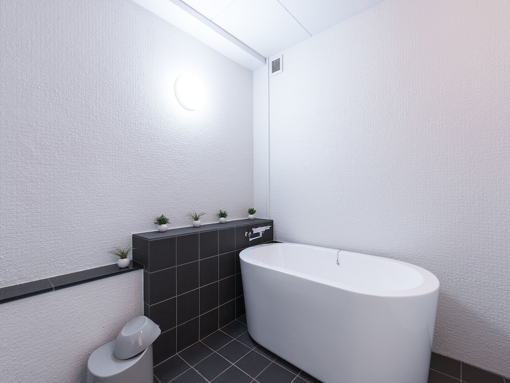 Twin Room, Non Smoking - Photo 6