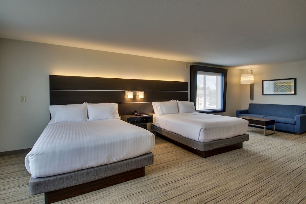 Suite, 2 Queen Beds, Accessible (Communication, Accessible Tub) - Photo 1