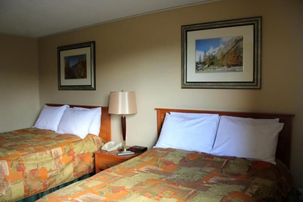 Double Room, 2 Double Beds, Kitchenette