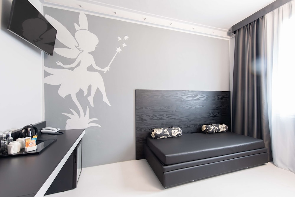 Junior Suite, Multiple Beds, Non Smoking - Photo 4