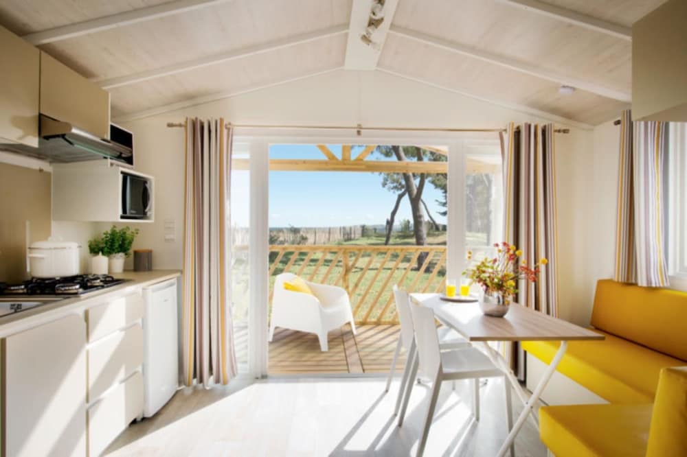 Mobile Home, 2 Bedrooms photo 1