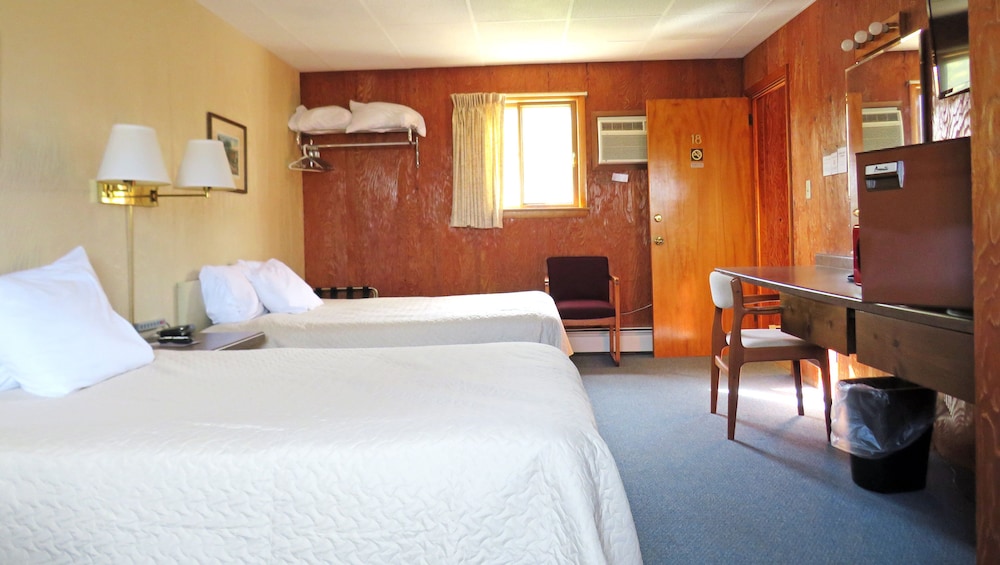 Standard Room, 2 Double Beds, Non Smoking, Refrigerator & Microwave - Photo 2