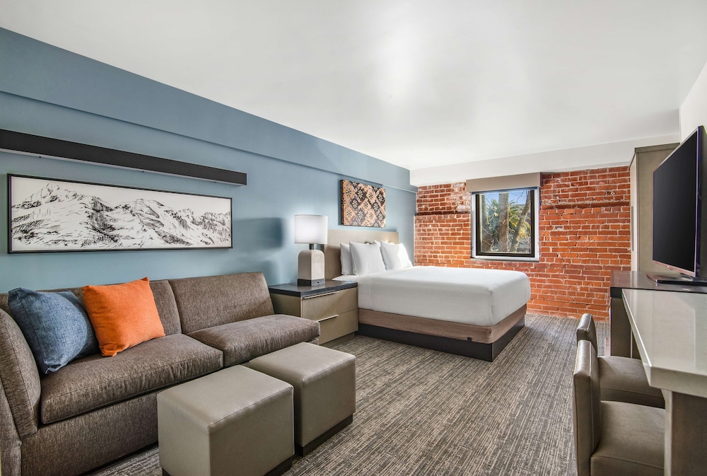 Room, 1 King Bed (High Floor, Den) - Photo 2