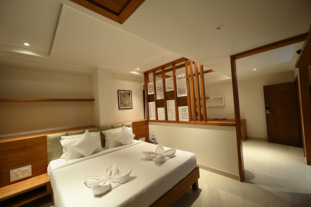 Suite Room - Photo 11