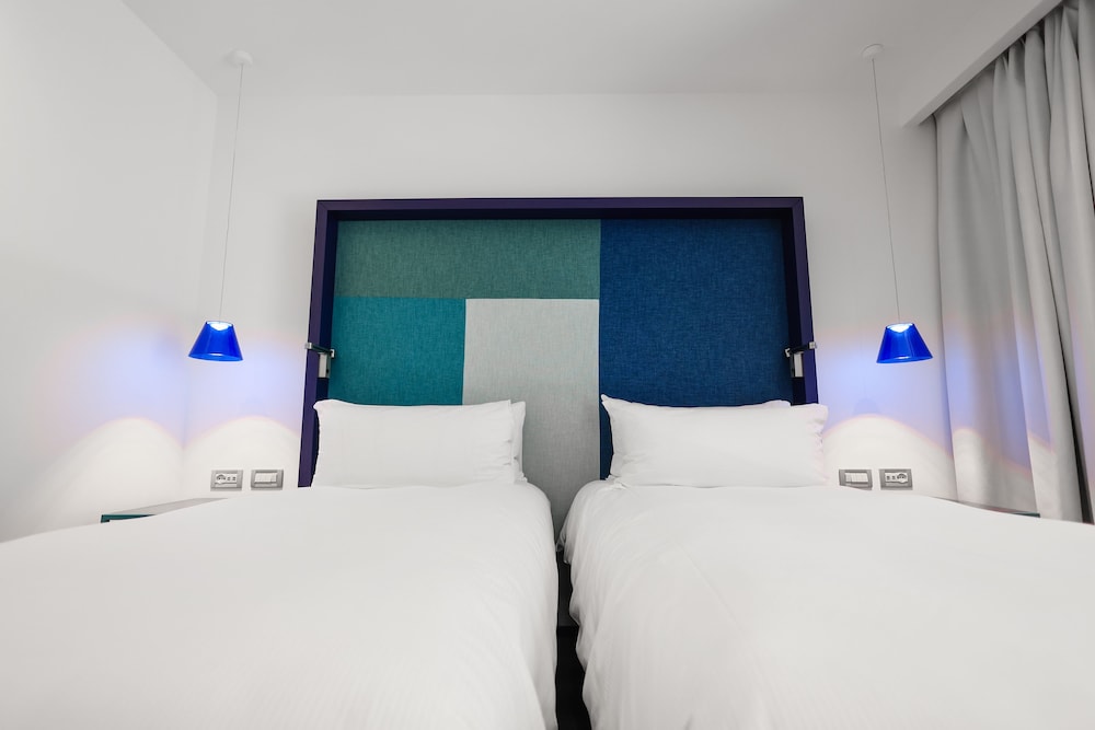 Superior Room, 2 Twin Beds, Non Smoking, Hill View