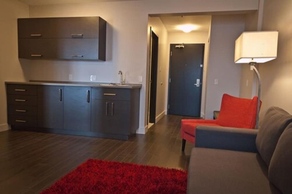 Luxury Suite, 1 King Bed, River View photo 2