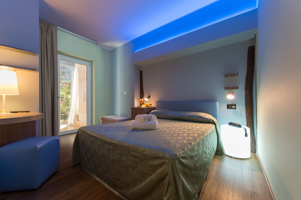 Superior Double Room, 1 Bedroom, Patio, Garden Area, photo 6