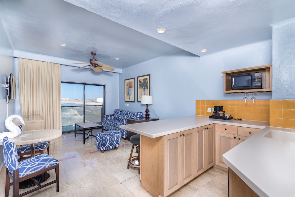 Master Suite Ocean View with Balcony King Bed & Sofa Bed - Photo 1