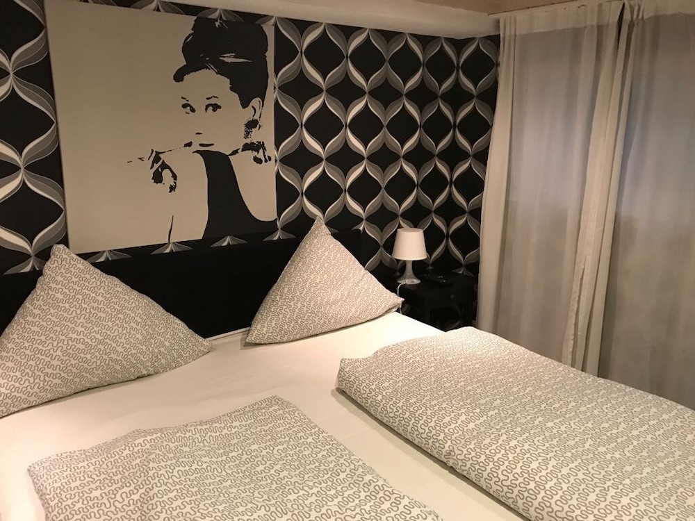 Basic Double Room, Ensuite (Souterain) - Photo 1