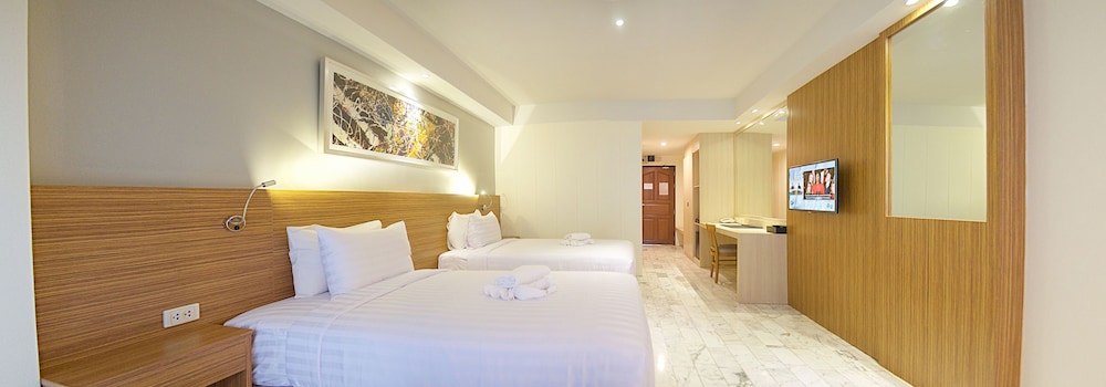 Superior Twin Room (Non-Smoking) photo 1