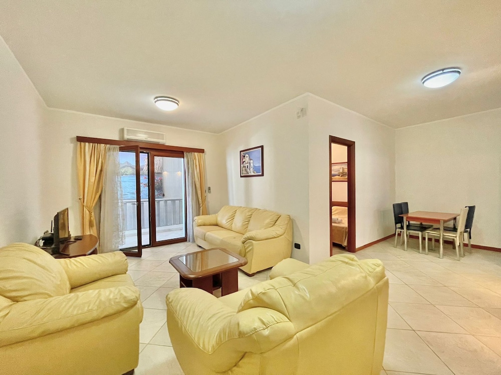 Standard Apartment, 1 Bedroom, Partial Sea View