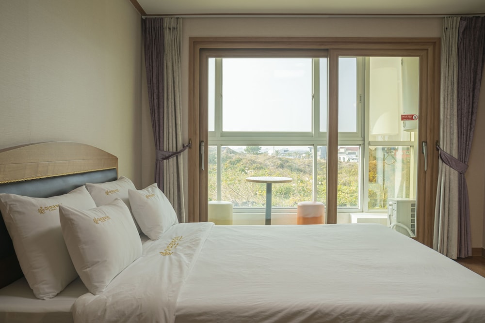 A. Hotel Type (Double) photo 3