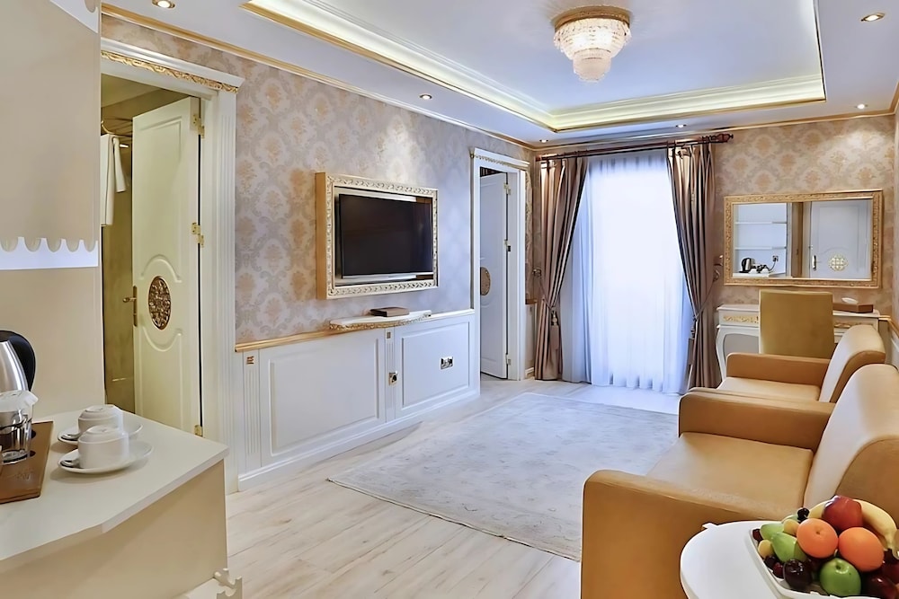 Family Room photo 2