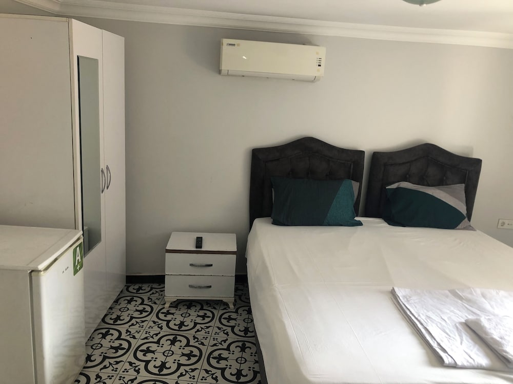 Grand Quadruple Room, 2 Bedrooms, Connecting Rooms photo 3