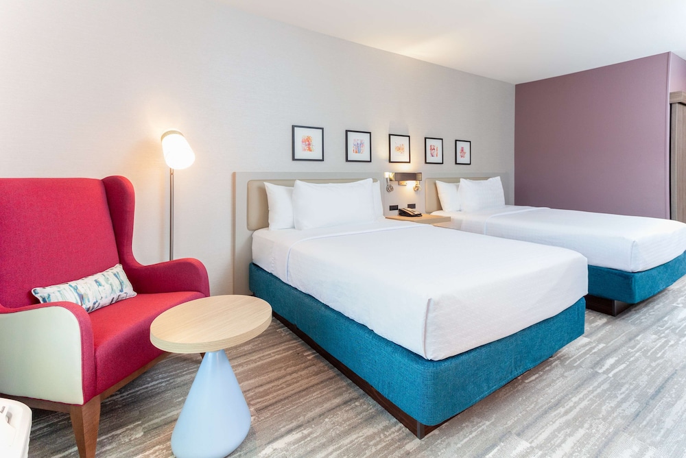 Room, 2 Queen Beds, Accessible (Roll-In Shower)
