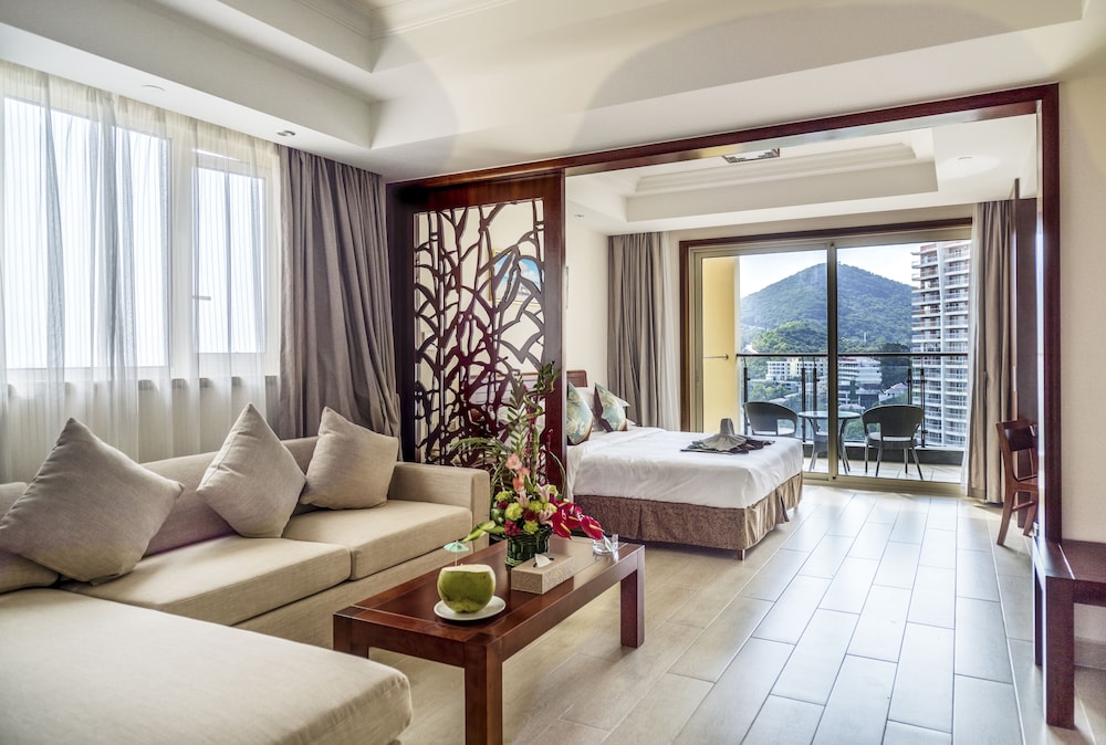 Deluxe Mountain and Sea View Room photo 1