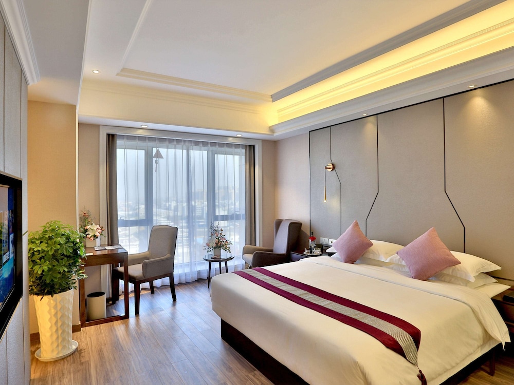 Superior Room, 1 King Bed