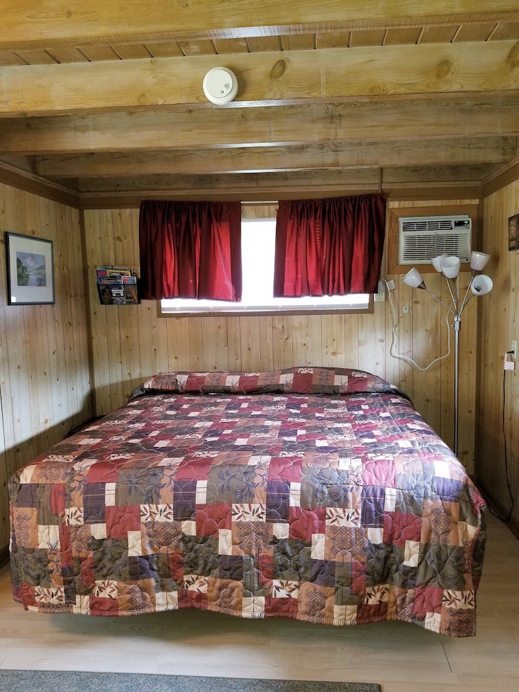 Cabin 4 photo 2
