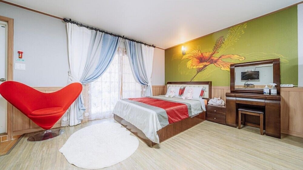 Room (Leb) - Photo 1