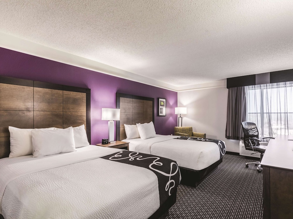 Room, 2 Queen Beds, Non Smoking - Photo 1