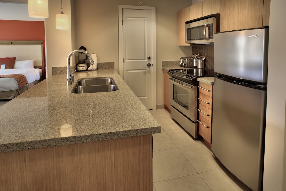 Suite, 2 Bedrooms, City View